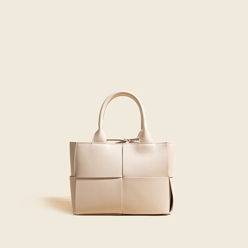 Women’s Woven Tote Bags in Genuine Leather image 5