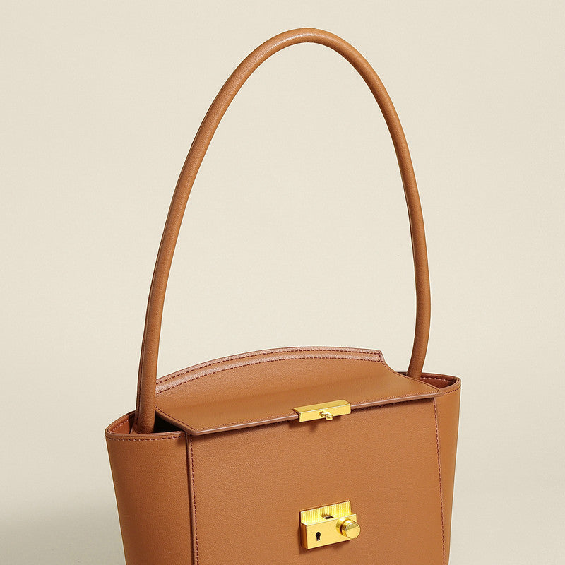 Women’s Flap Shoulder Tote Bags in Genuine Leather image 4