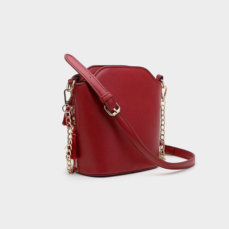 Women’s Woven Tassel Bucket Bags image 6