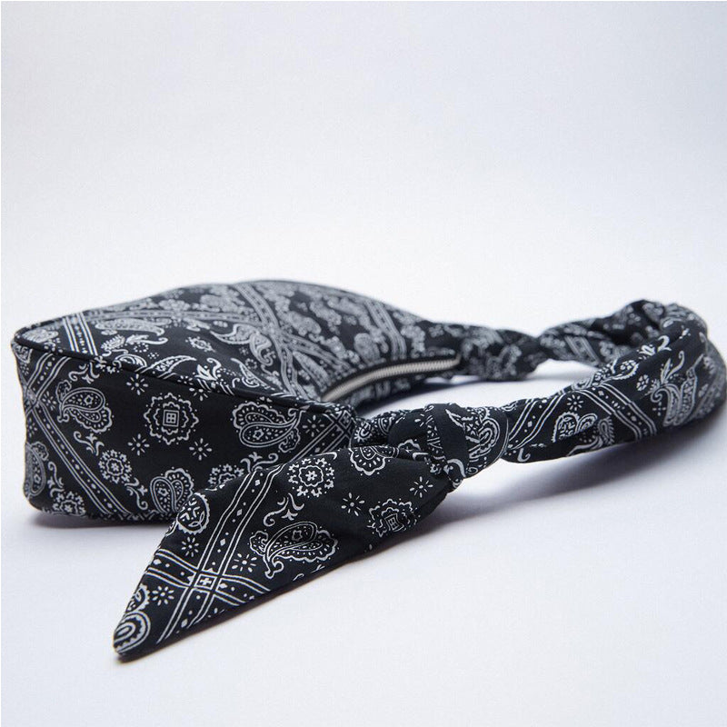 Women’s Floral Hobo Baguette Bags in Black image 4