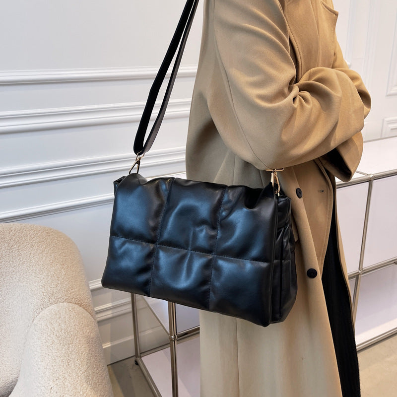 Women’s Diamond-Quilted Puffer Shoulder Bags image 4