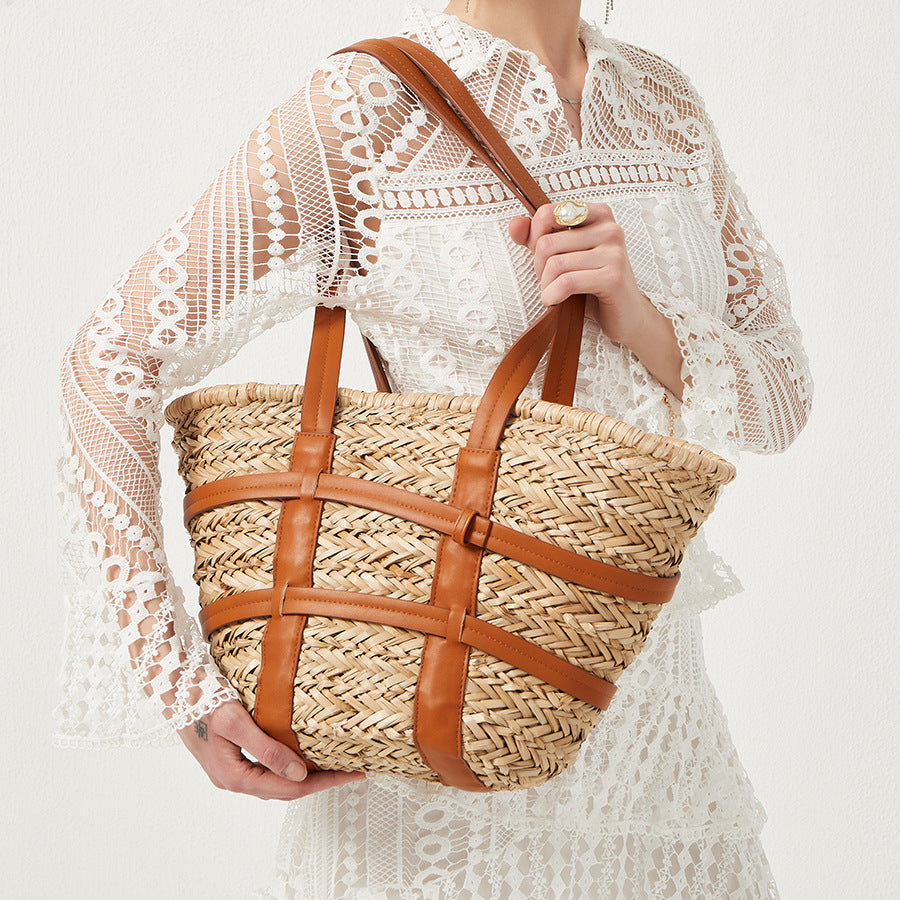 Women’s Strap Trimmed Woven Travel Tote image 5