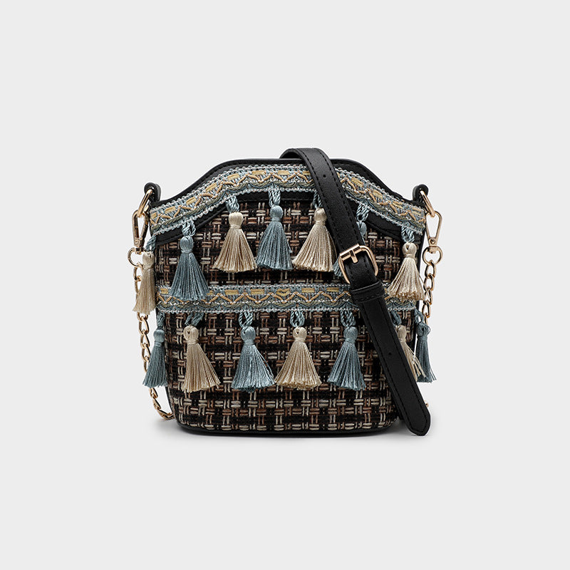 Women’s Woven Tassel Bucket Bags image 4