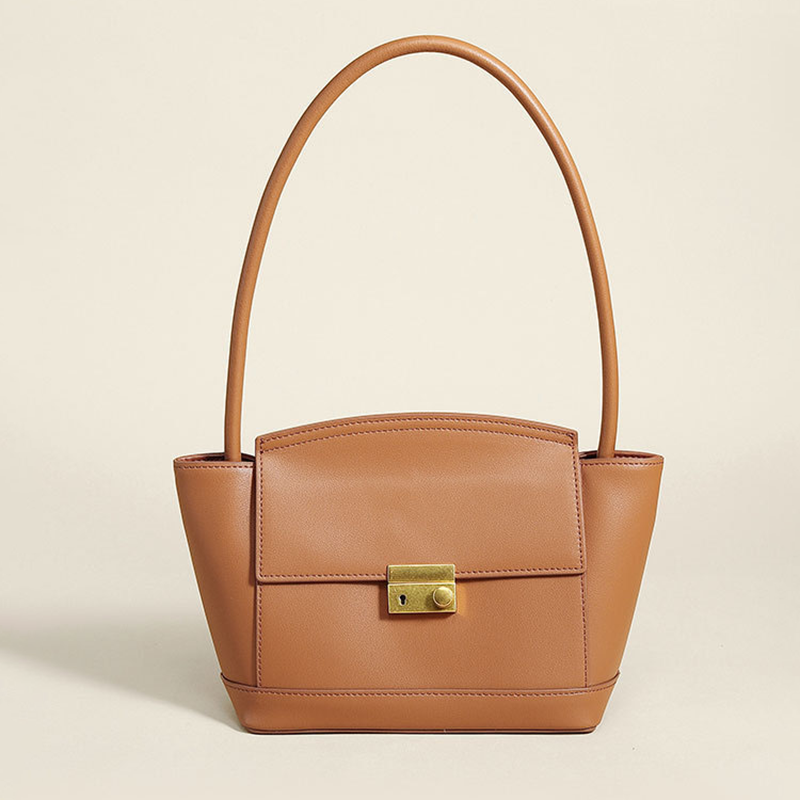 Women’s Flap Shoulder Tote Bags in Genuine Leather image 2