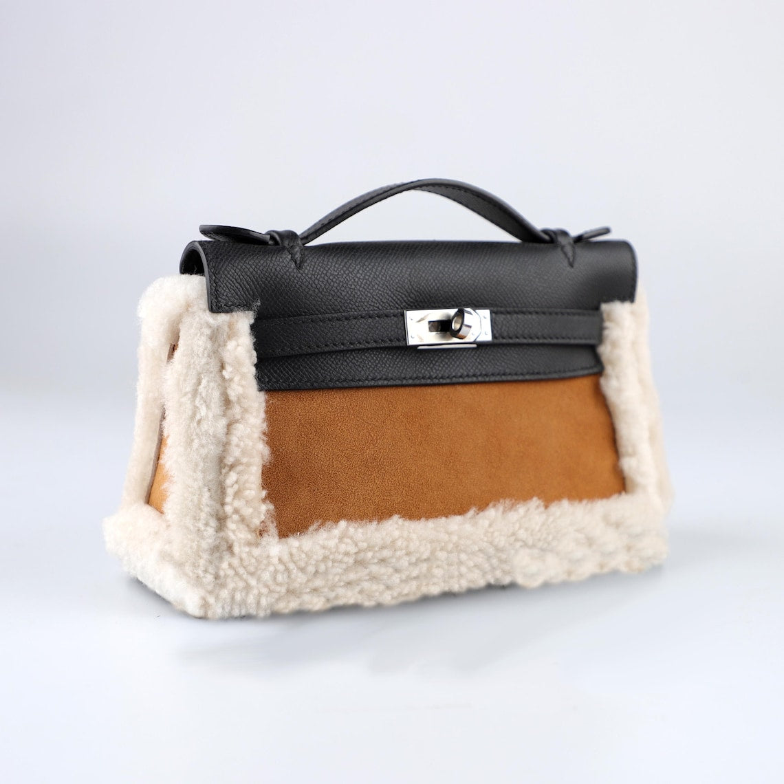TEDDY HONEY Crafted from plush shearling, Teddy cover offers a soft and cozy feel. customize Fit to Kelly handbag, Birkin handbag