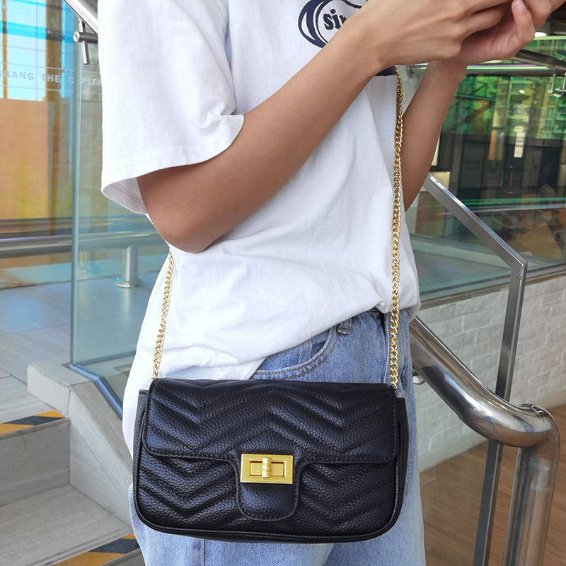 Women’s Vintage Quilted Genuine Leather Lock-Closure Crossbody Chain Bag image 2