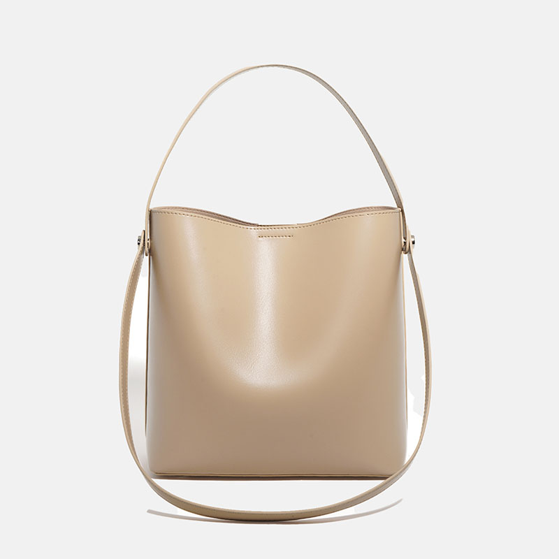 Women’s Minimalist Magnetic Closure Tote Bags In Genuine Leather image