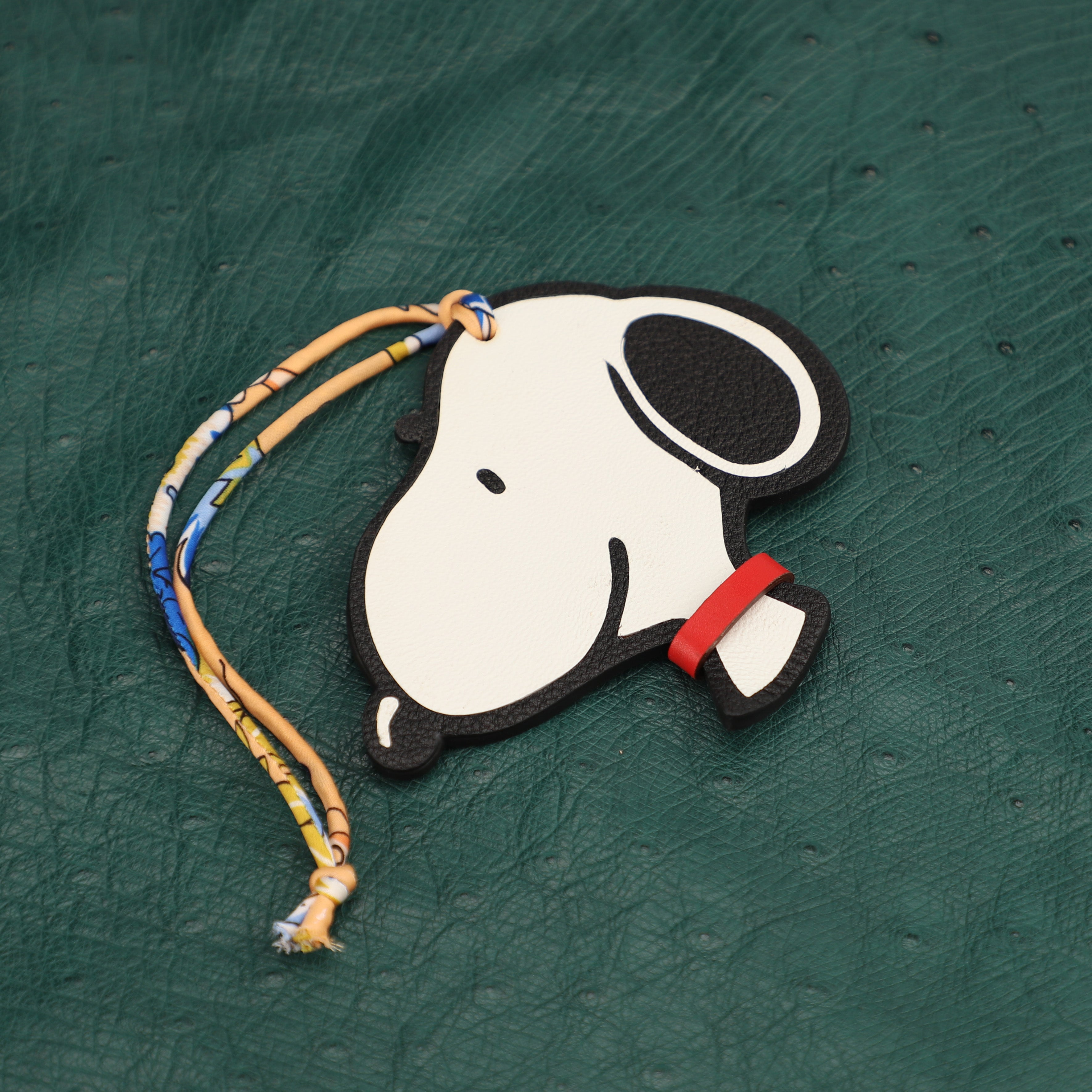 Handmade Snoopy Leather Bag Charm – Premium Genuine Leather, Unique Handcrafted Keychain Accessory