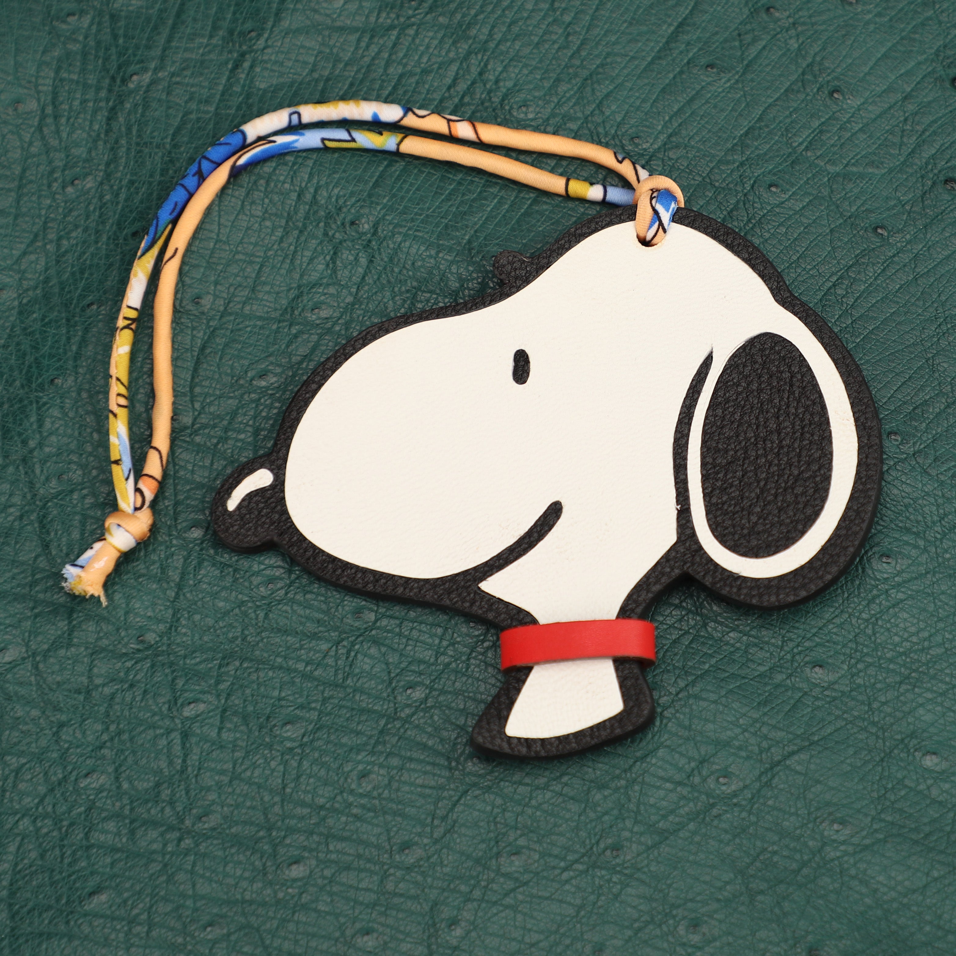 Handmade Snoopy Leather Bag Charm – Premium Genuine Leather, Unique Handcrafted Keychain Accessory