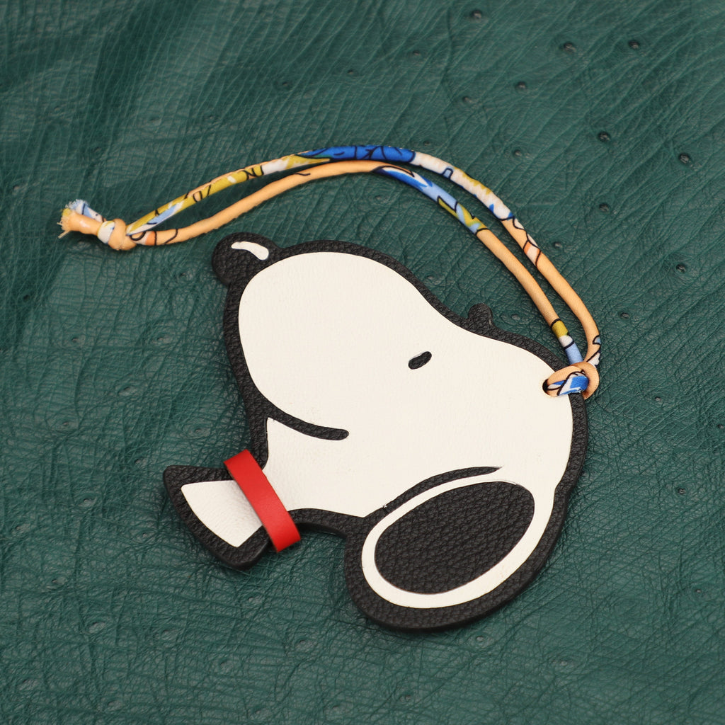 Handmade Snoopy Leather Bag Charm – Premium Genuine Leather, Unique Handcrafted Keychain Accessory