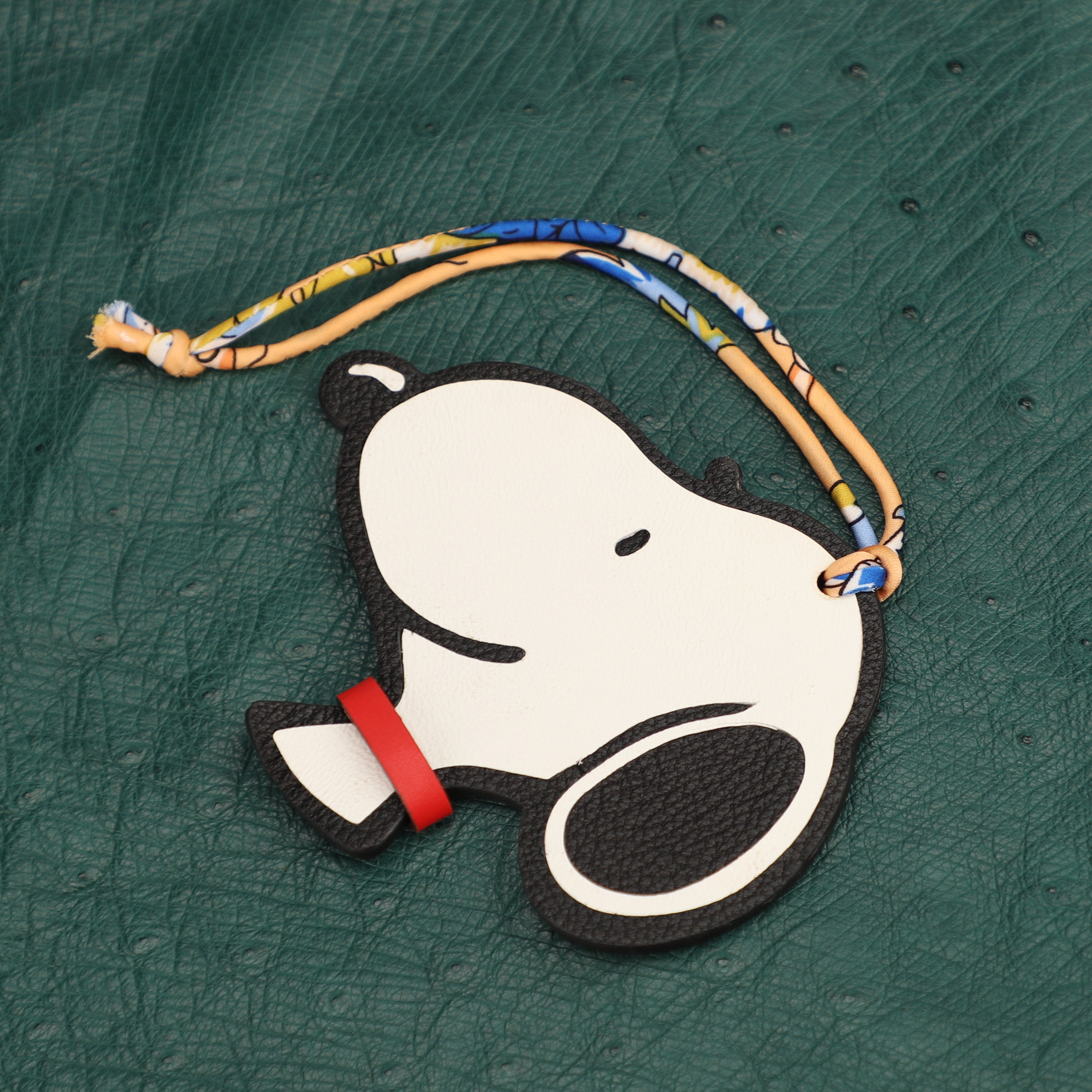 Handmade Snoopy Leather Bag Charm – Premium Genuine Leather, Unique Handcrafted Keychain Accessory