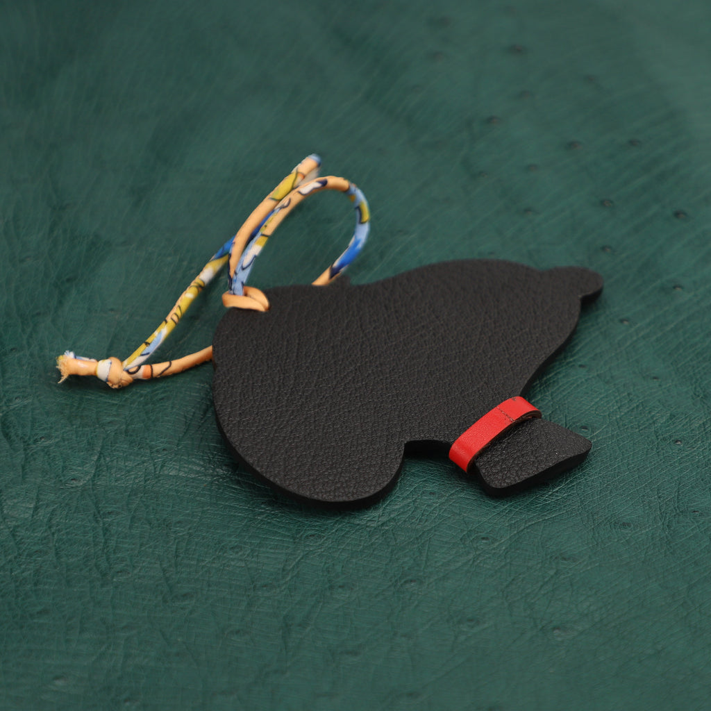 Handmade Snoopy Leather Bag Charm – Premium Genuine Leather, Unique Handcrafted Keychain Accessory