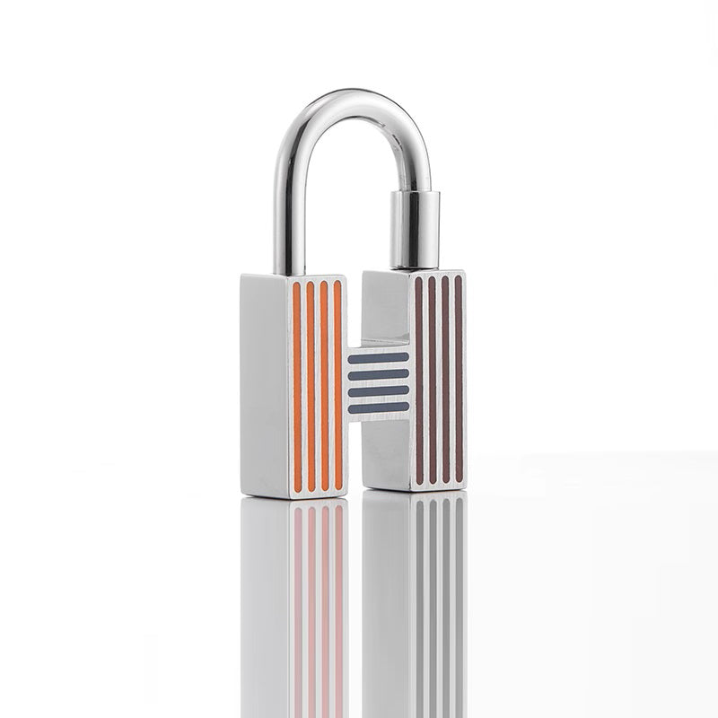 Metal Lock Keychain Pendant for Kelly Bag – Stylish Lock & Key Design Accessory