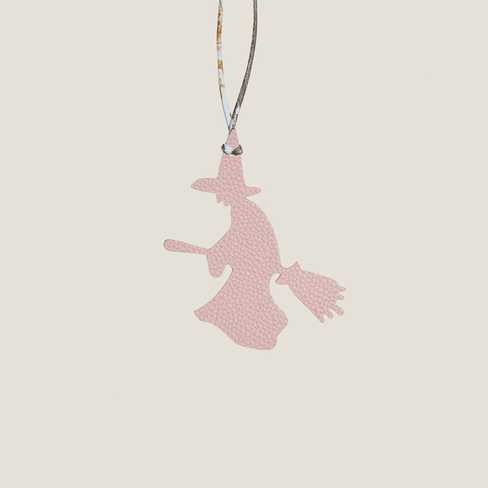 Handmade Leather Cute Animal Silhouette Car Pendant – Luxury Chic Hanging Ornament, Playful Design for Car or Bag