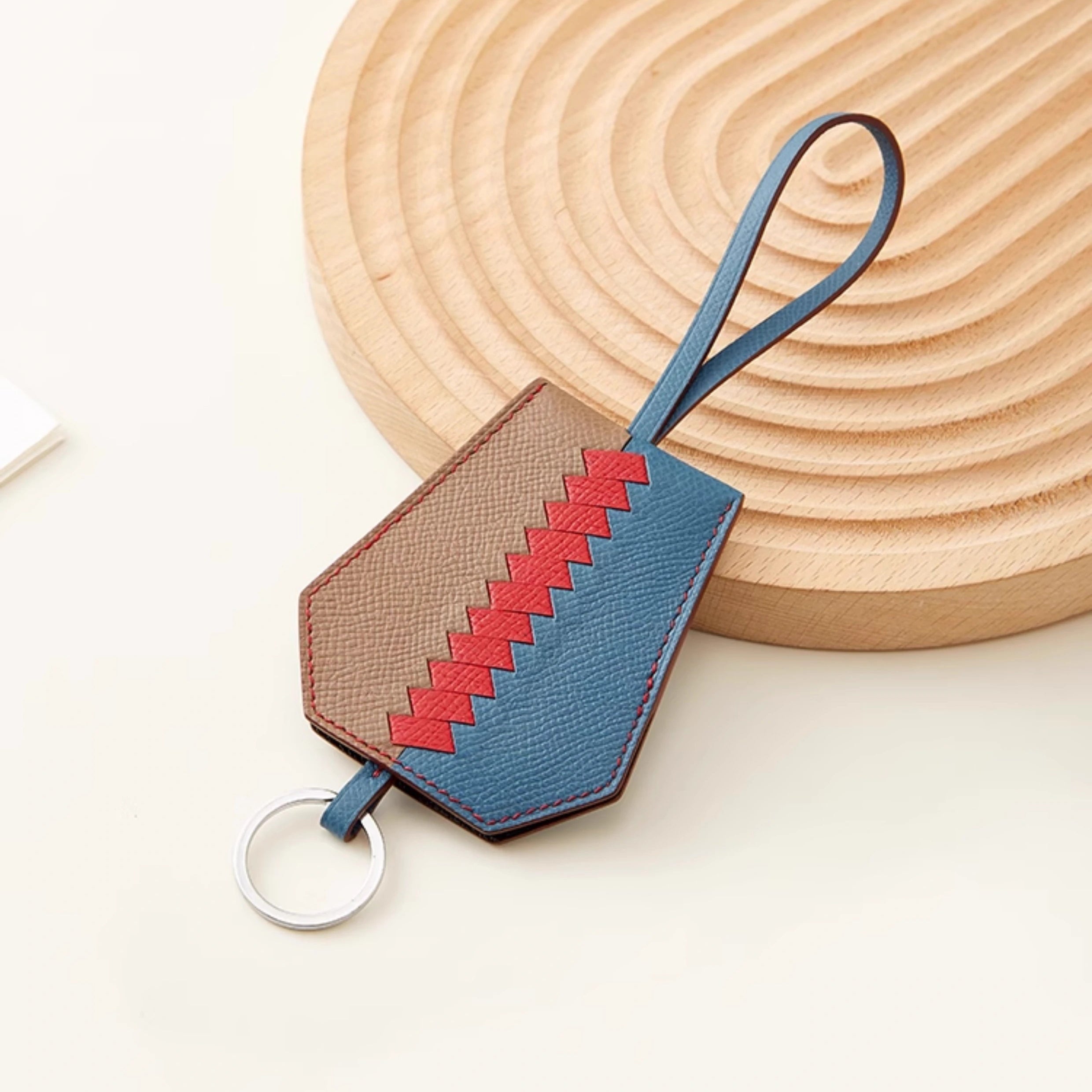 Stylish Leather Keychain U-Disk Storage Pouch – Creative Bag Pendant & Accessory