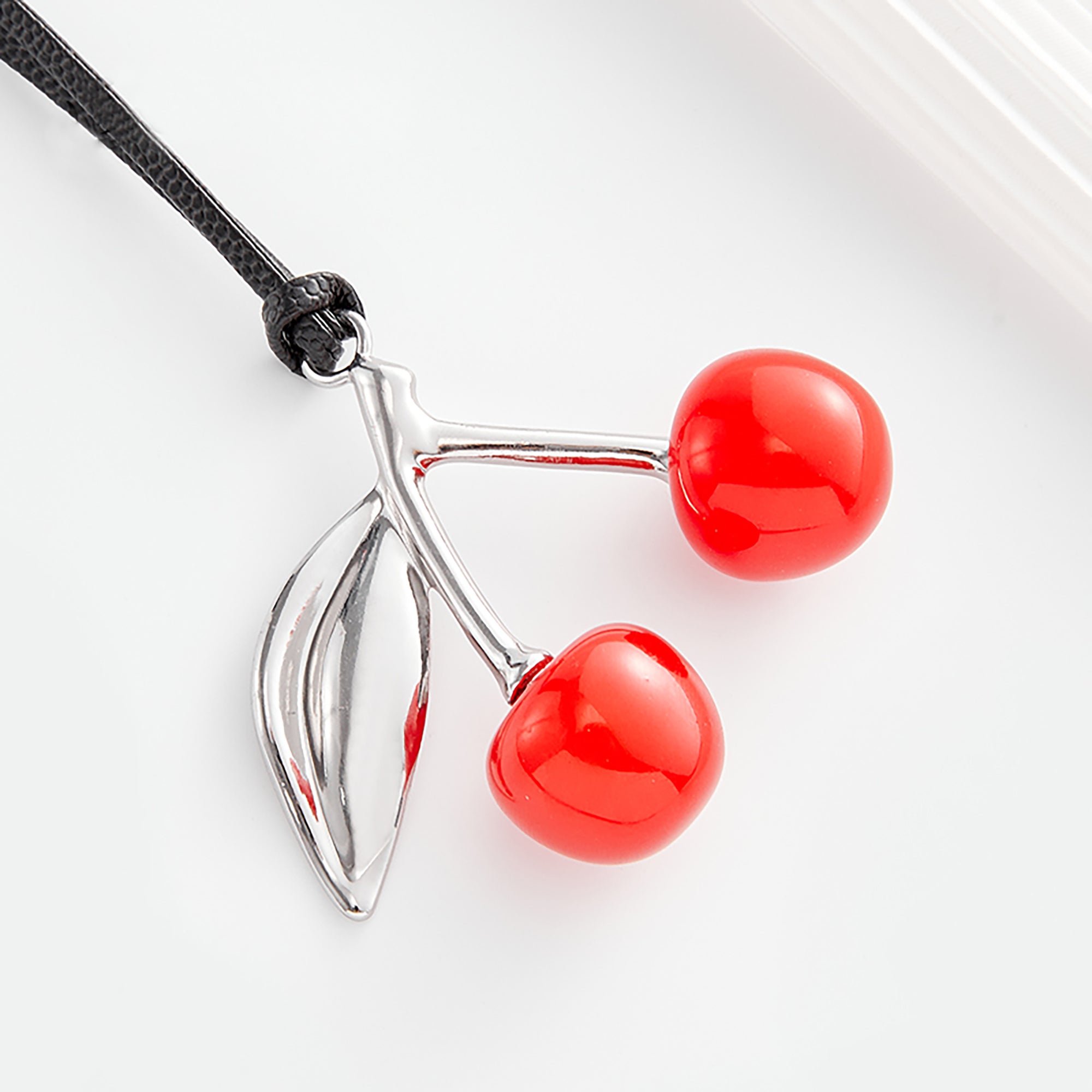 Crystal Cherry Keychain – Elegant and High-End Bag Charm, Backpack Accessory & Small Pendant