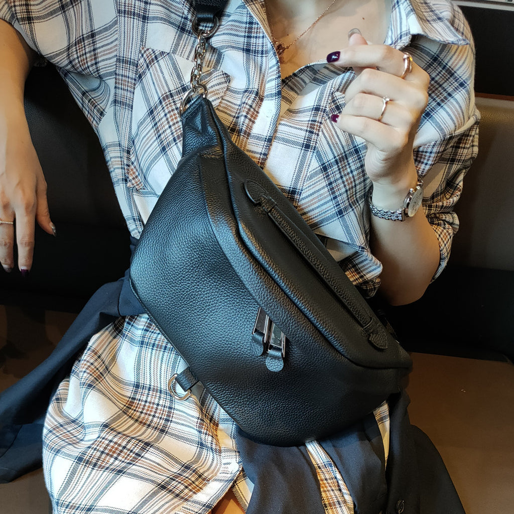 Women’s Plus Size Genuine Leather Fanny Packs image 2