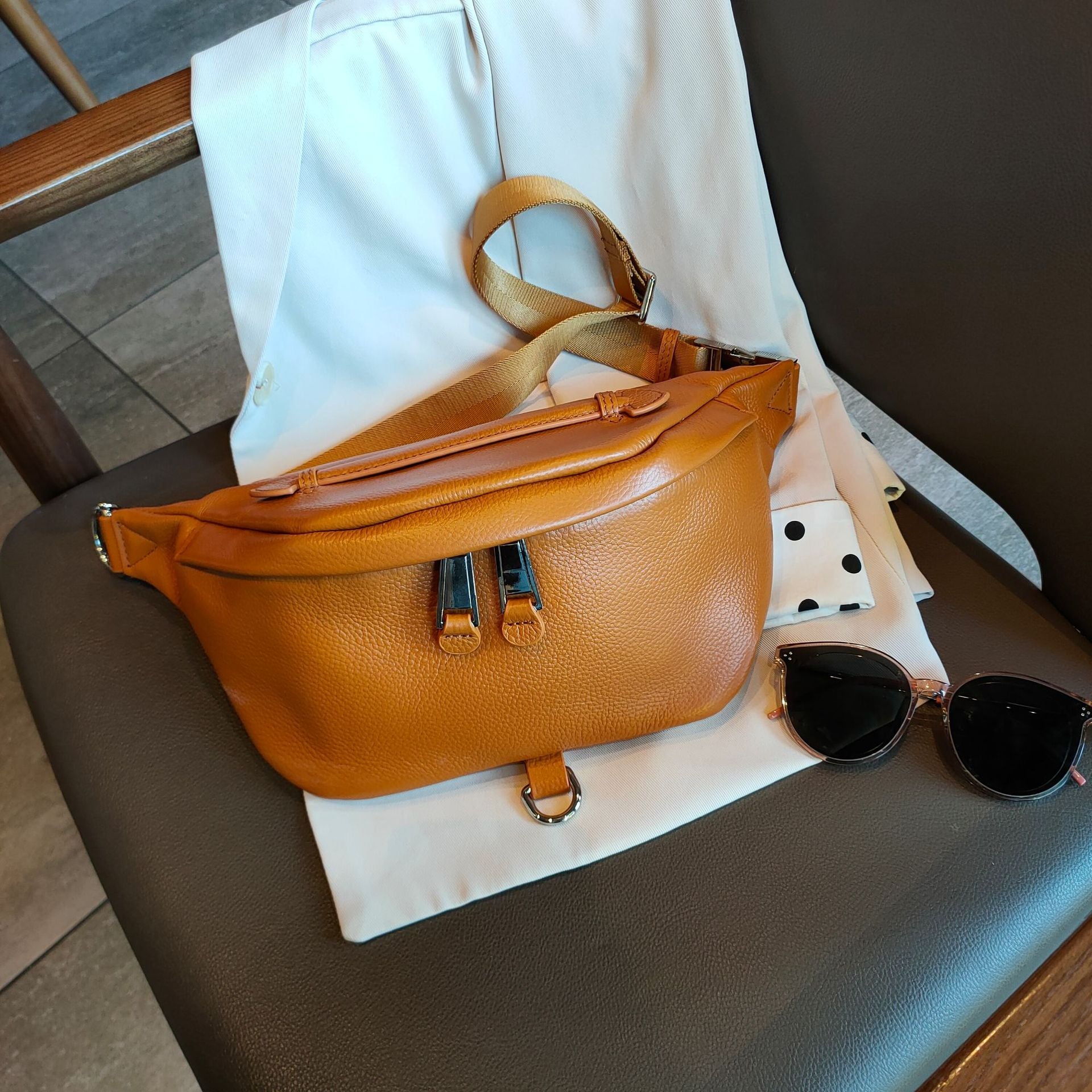 Women’s Plus Size Genuine Leather Fanny Packs image 7