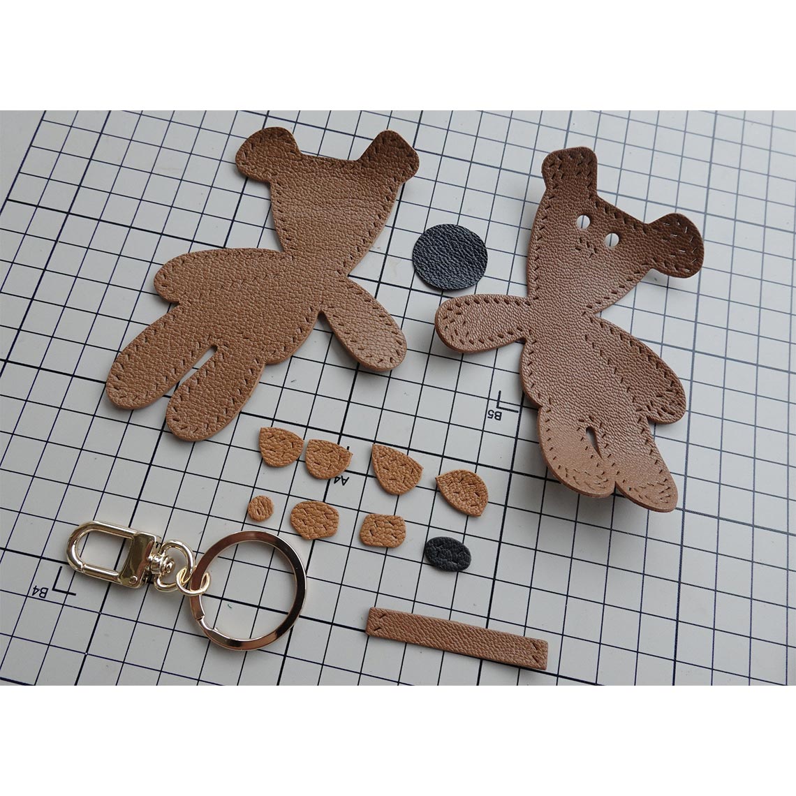 DIY Leather Keychain Kit for Teddy Bear Lovers - Wirkin®