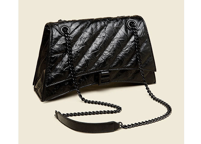 Women’s Black Leather B Logo Quilted Chain Crossbody Bag image 3