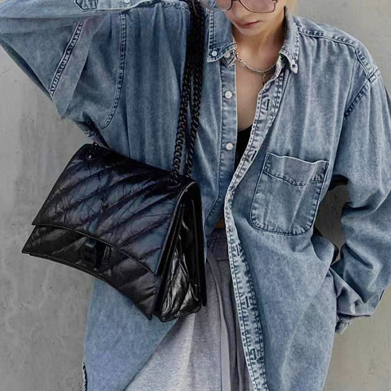 Women’s Black Leather B Logo Quilted Chain Crossbody Bag image 6
