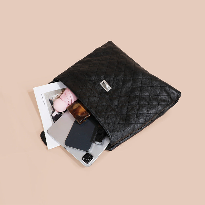 Women’s Black Leather Quilted Crossbody Tote Bag with Chain Strap image 3