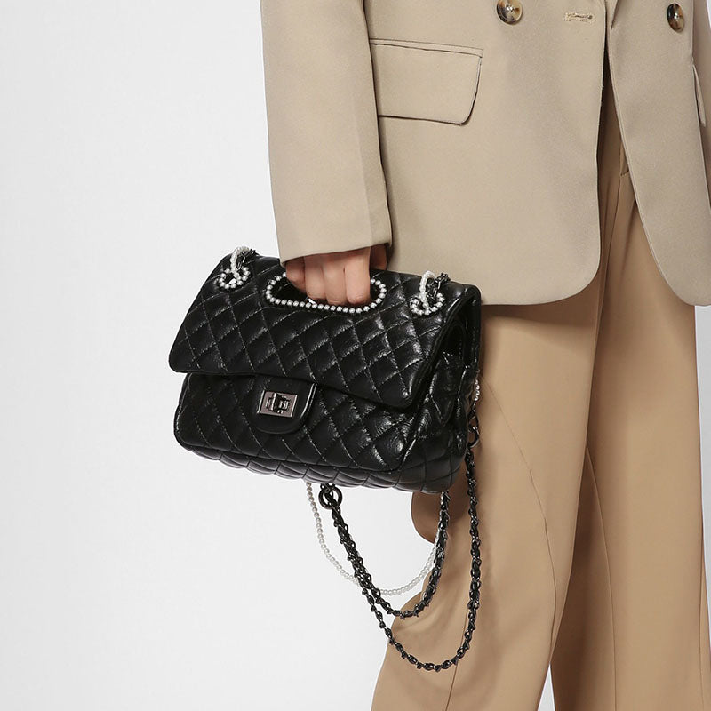 Women’s Black Quilted Pearl Chain Crossbody Handbag image 3