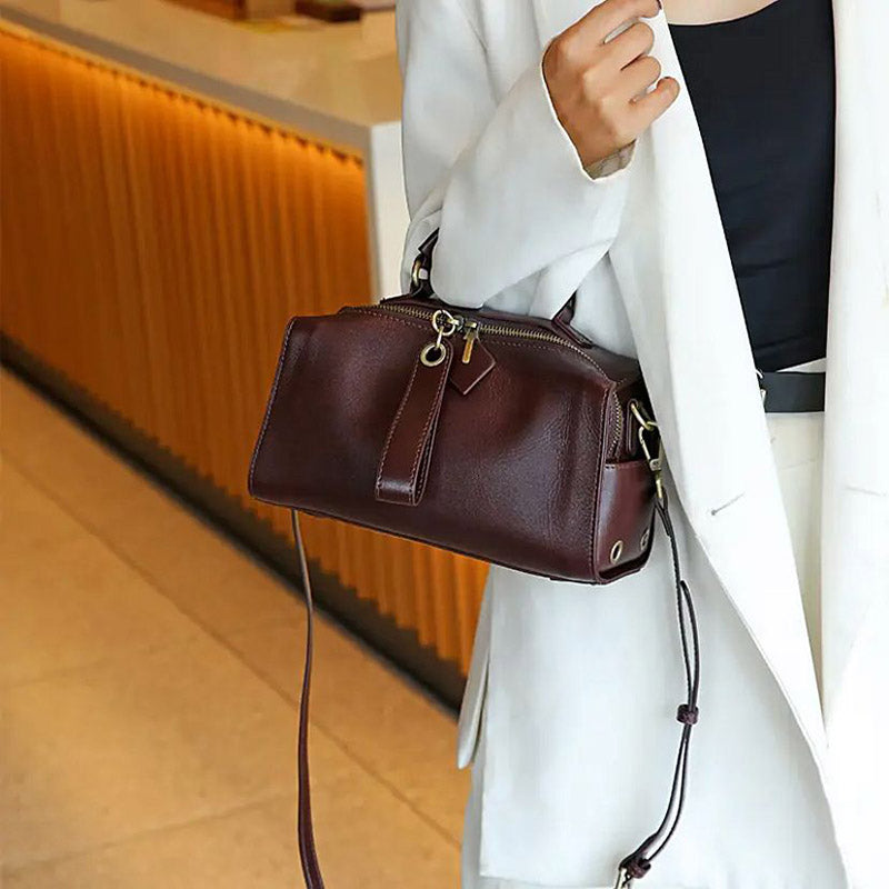 Women’s Caramel Brown Vintage Genuine Leather Crossbody Handbag image 2