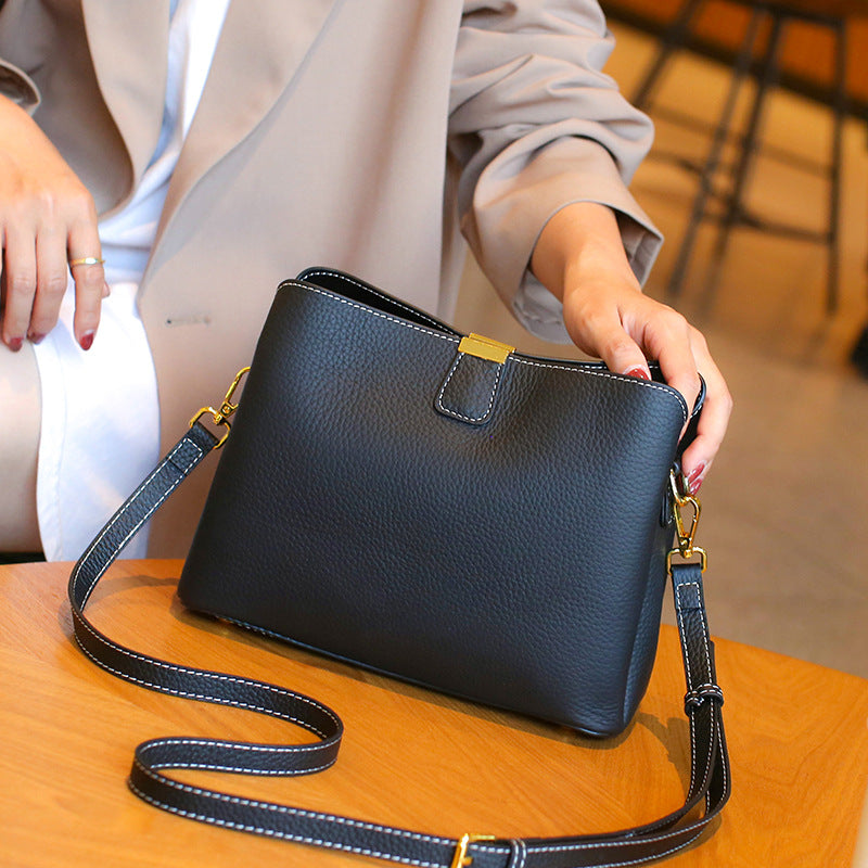 Women’s Full Grain Leather Small Shoulder Bags image 6