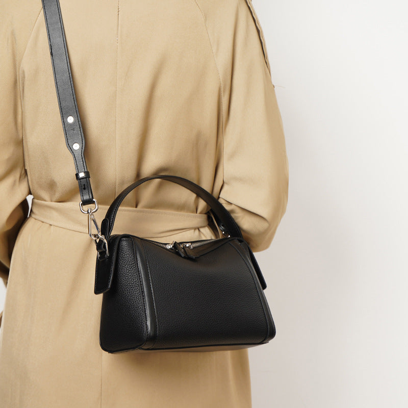 Women’s Genuine Leather Vintage Pillow-Shaped Crossbody Handbag image 9