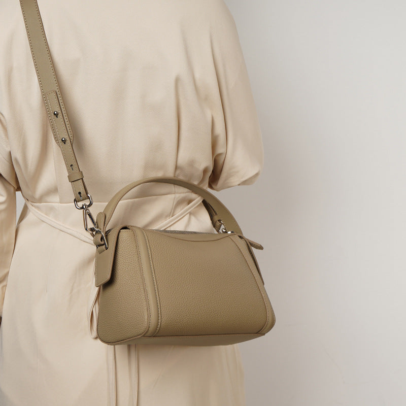 Women’s Genuine Leather Vintage Pillow-Shaped Crossbody Handbag image 6