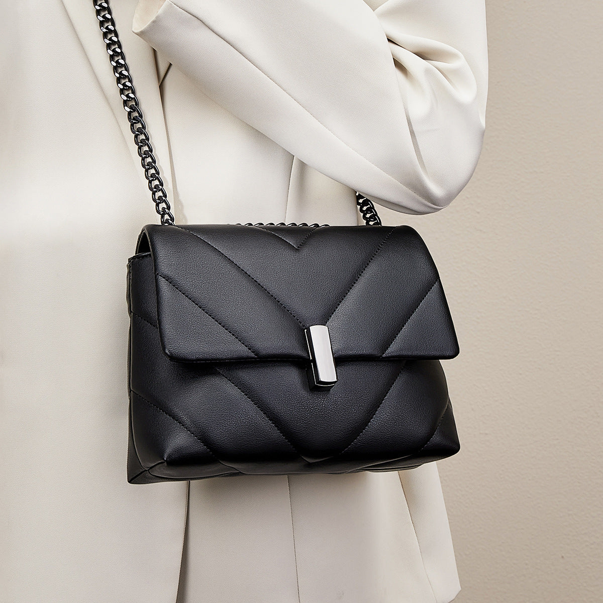Women’s Leather Quilted Crossbody Bag with Chain Strap image 4