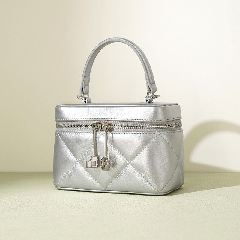 Women’s Mini Quilted Leather Minimalist Chain Box Handbag image 2