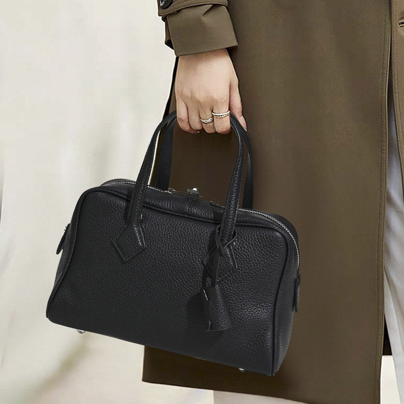 Women’s Minimalist Genuine Leather Pillow-Shaped Zip-Top Crossbody Handbag image 2