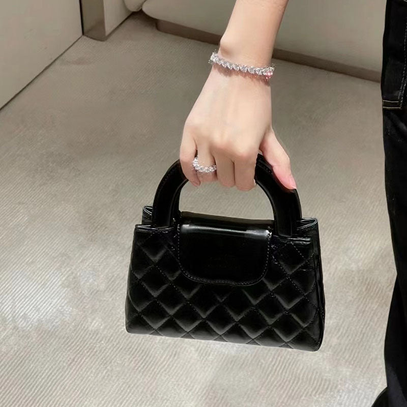 Women’s Minimalist Genuine Leather Quilted Chain Lock Crossbody Handbag image 2