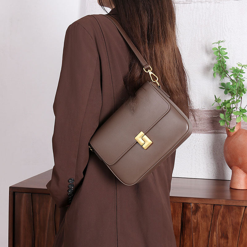 Women’s Minimalist Leather Crossbody Shoulder Bag with Magnetic Closure image 4