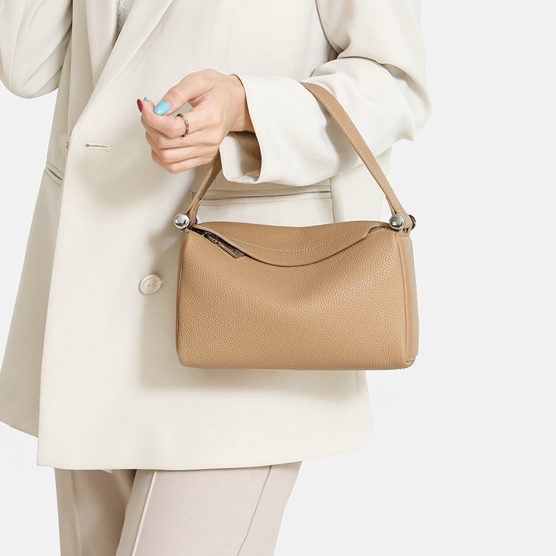 Women’s Minimalist Leather Pillow-Shaped Crossbody Shoulder Bag image 5