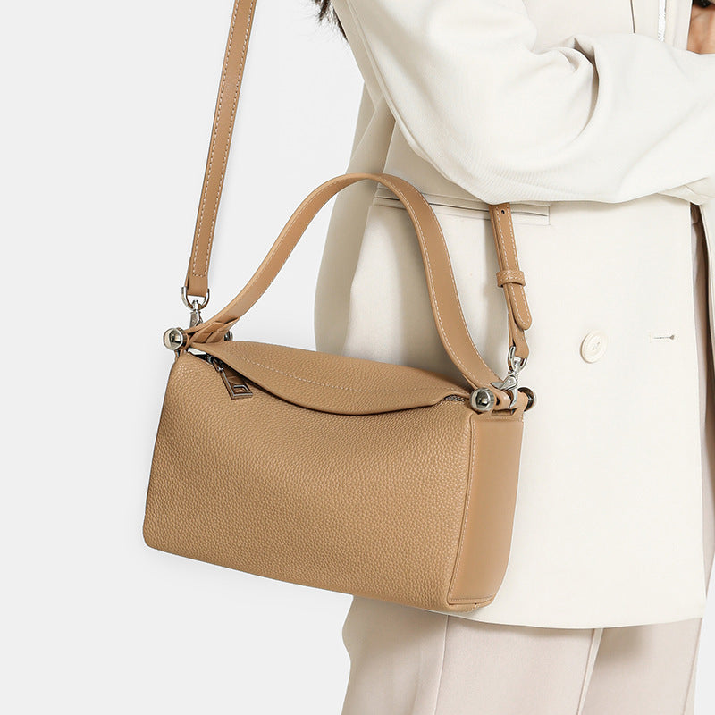 Women’s Minimalist Leather Pillow-Shaped Crossbody Shoulder Bag image 6