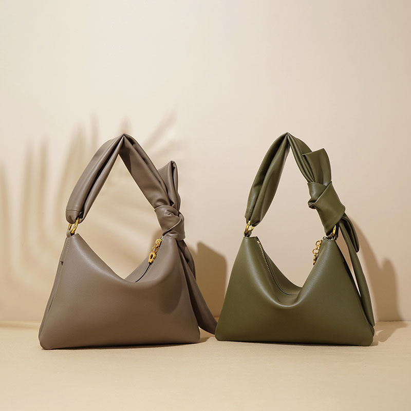 Women’s Minimalist Leather Shoulder Bag image 6