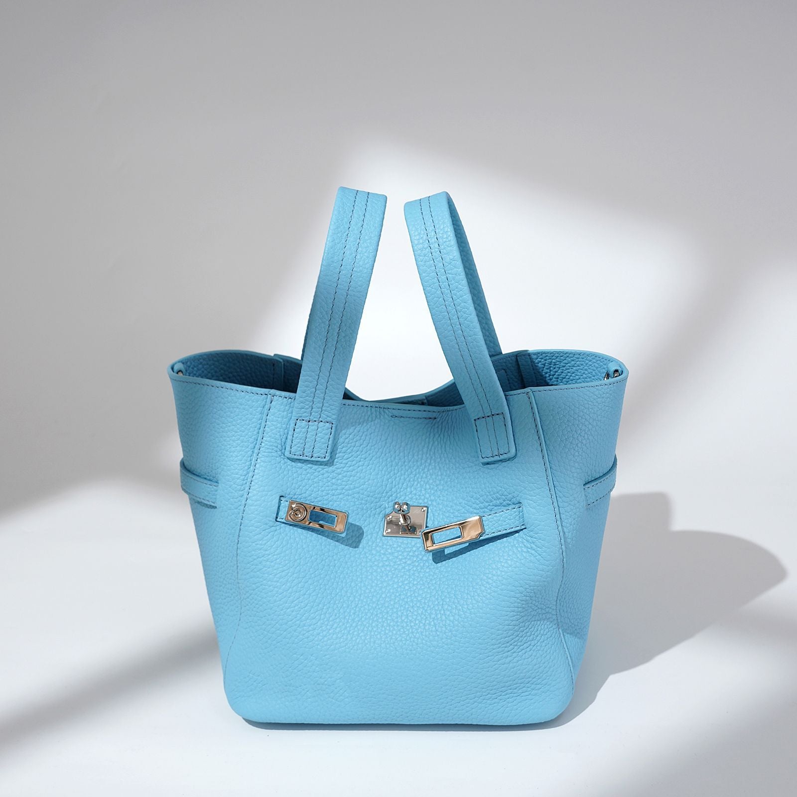 Women’s Minimalist Top-Grain Leather Bucket Tote Bag In Lock Clasp image 4
