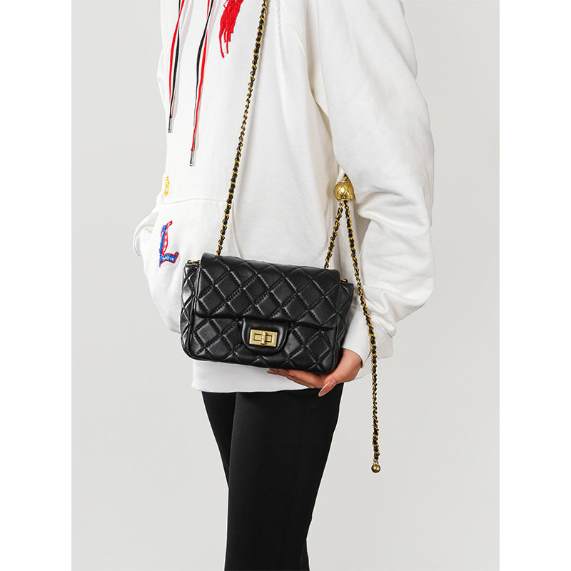 Women’s Quilted Genuine Leather Lock Buckle Crossbody Chain Bag In Minimalist image 2