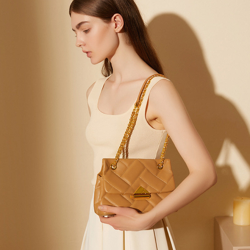 Women’s Quilted Leather Chain Shoulder Bag image 4