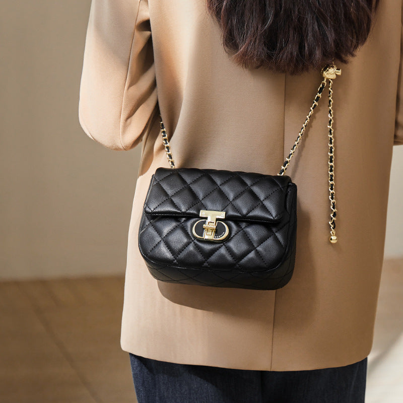 Women’s Quilted Leather Lock Closure Crossbody Chain Bag image 6