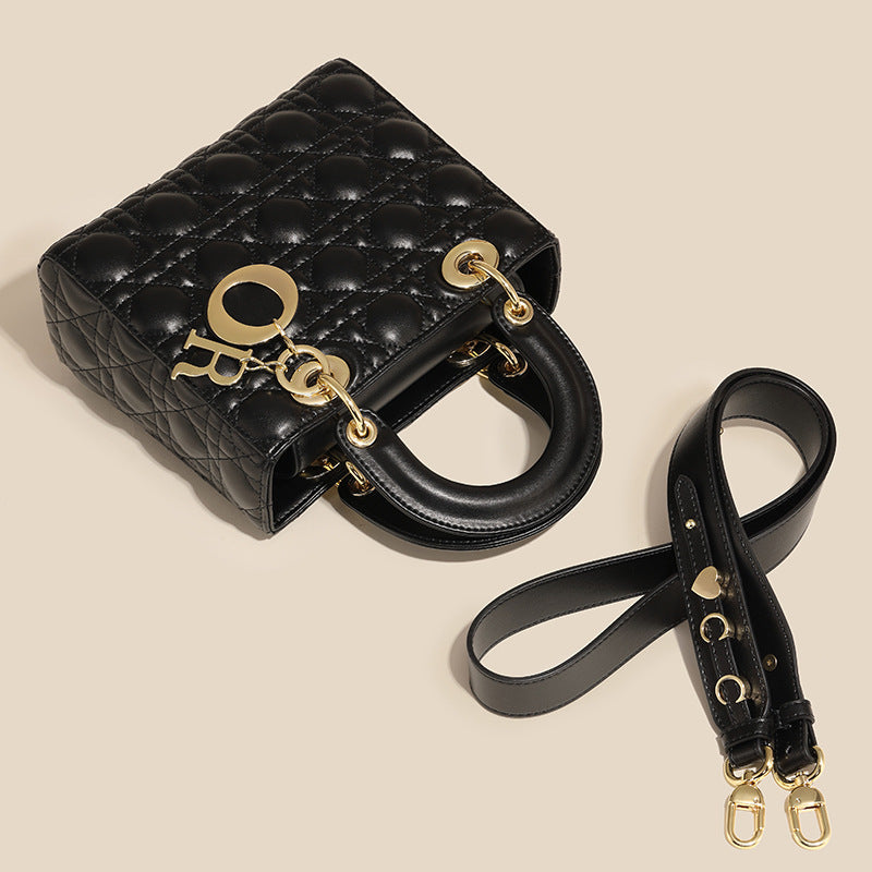 Women’s Small Quilted Minimalist Shoulder Handbag image 5