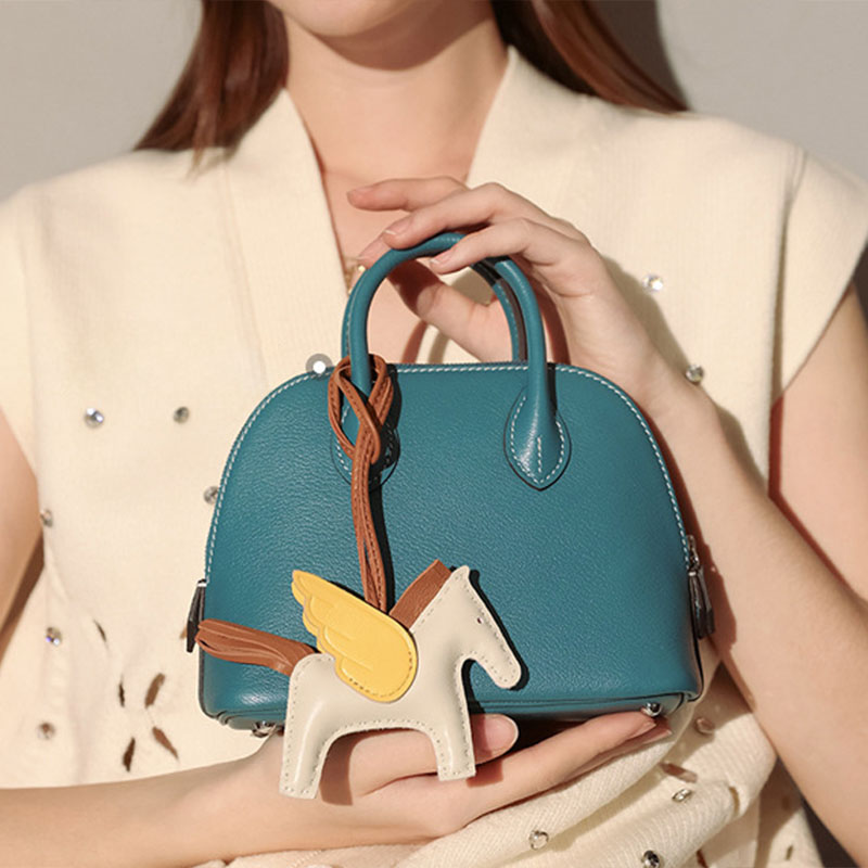 Women’s Top-Grain Leather Shell-Shaped Bowling Handbag image 2