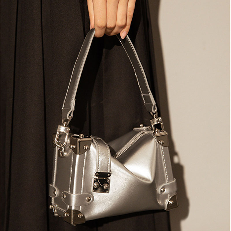 Women’s Vintage Genuine Leather Box Crossbody Shoulder Bag image 4