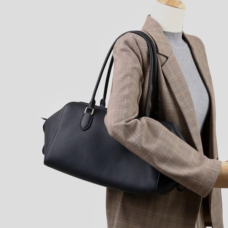 Women’s Vintage Genuine Leather Zippered Baguette Handbag image 5