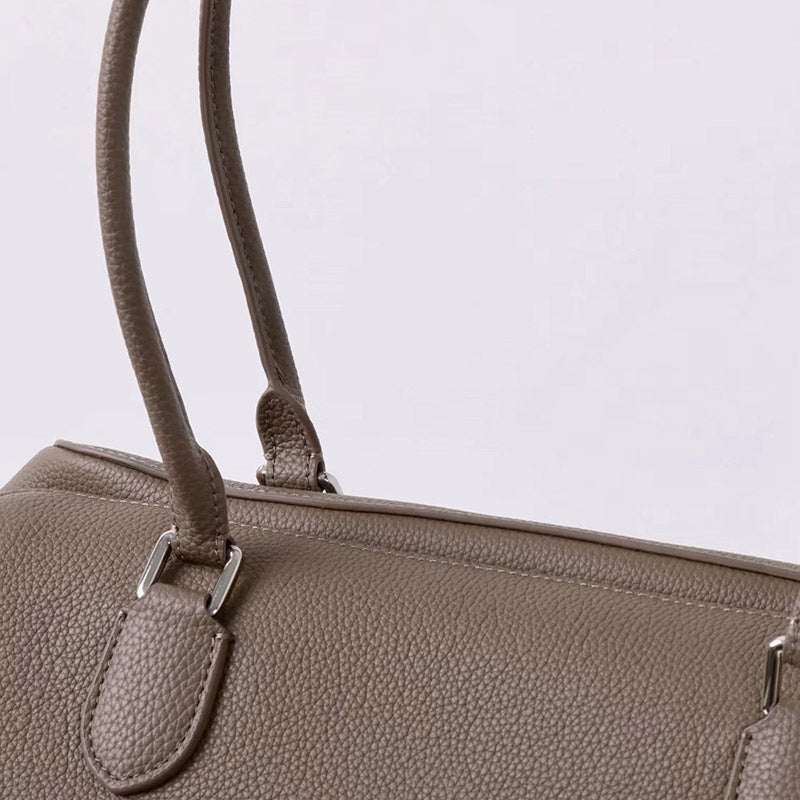 Women’s Vintage Genuine Leather Zippered Baguette Handbag image 7