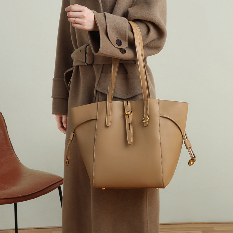 Women’s Vintage Large Genuine Leather Lock-Clasp Tote Bag image 4
