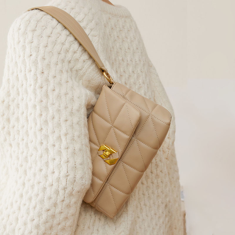 Women’s Vintage Quilted Leather Lock Closure Crossbody Bag image 4